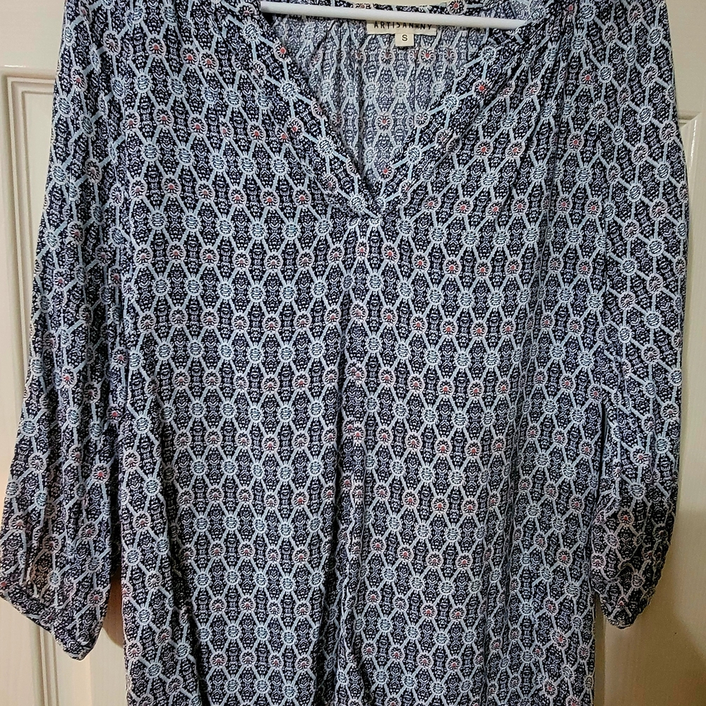 Artisan Ny Blue and White Patterned Blouse